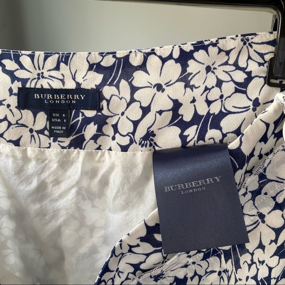 Burberry Silk Pleated Skirt Size US 6/M - Picture 5 of 11